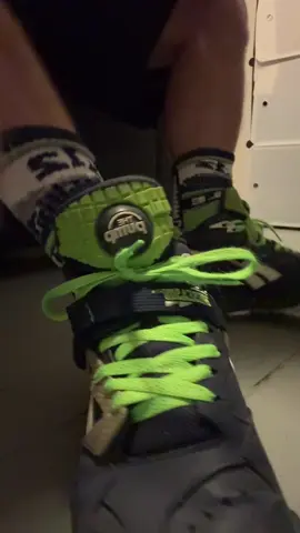 #oldschoolkicks #reebokpumps #seattleseahawks #douglasworldview 