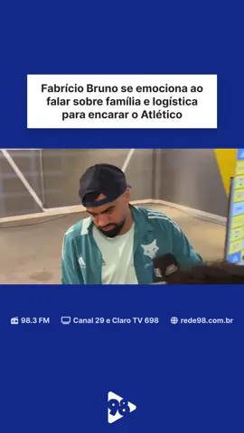 EMPENHO | O zagueiro Fabrício Bruno, do Cruzeiro, não segurou a emoção ao falar da logística para participar do clássico contra o Atlético nesta quinta-feira (11/9). O atleta jogou pela Seleção Brasileira na terça (9/11), na Bolívia, embarcou para o Brasil na quarta (10/11) e se reapresentou ao time celeste horas depois. 