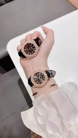 Melissa thiết kế đồng hồ dây da sang trọng, lấp lánh #donghonu #donghodep #donghonusangchanh #donghonugiare #donghochinhhang 