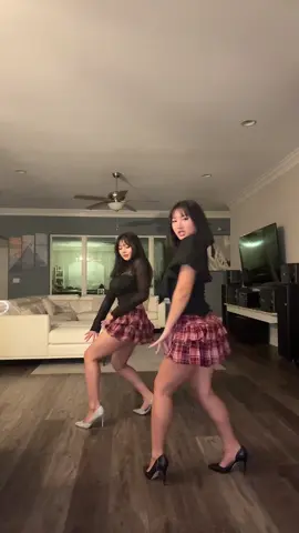 mini skirtt @katie dang #aoa #miniskirt