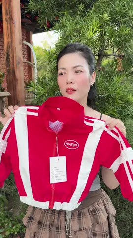 Áo khoác gió đẹp xuất sắc #thoitrangtreem #mequynh4con #xuhuongtiktok 
