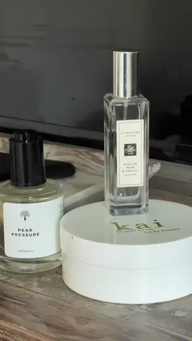how to smell like a delicious pear 🍐 @kai fragrance  @Eternal Perfume Oils  @Jo Malone London  #smellclean #englishpearandfreesia #pearpressureperfumeoil #kaifragrance #pearfragrance 