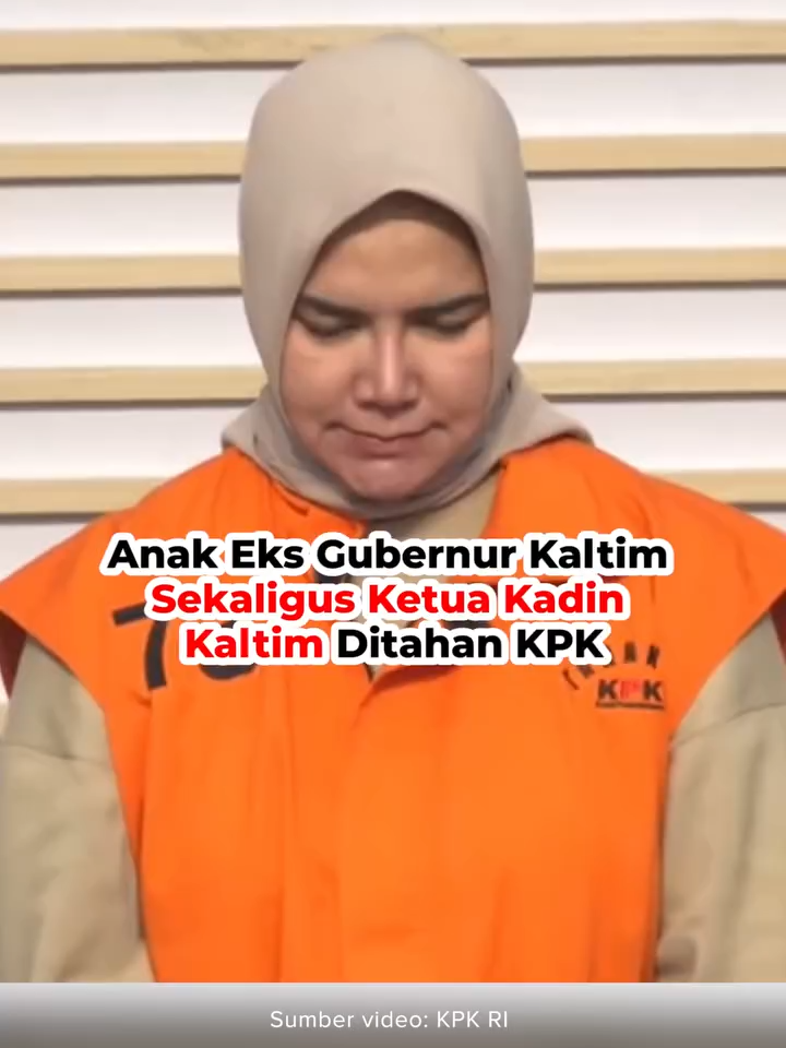 Anak Eks Gubernur Kaltim Sekaligus Ketua Kadin Kaltim Ditahan KPK KPK menahan Ketua Kadin Kaltim, Dayang Dona Walfiaries Tania terkait dugaan korupsi izin usaha pertambangan yang juga menyerat mendiang ayahnya. Status tersangka Awang Faroek Ishak gugur karena meninggal dunia, sementara pengusaha Rudy Ong Chandra telah ditahan sejak 21 Agustus 2025. Reporter: Aryodamar Video Editor: Krisna #IDNTimes #IDNTimesNews #tiktokberita #tiktoknews #IDNTimes_na