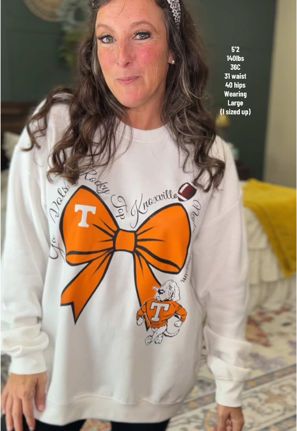 #sweatshirt #volsfootball #gamedayoutfit #tennesseevols 