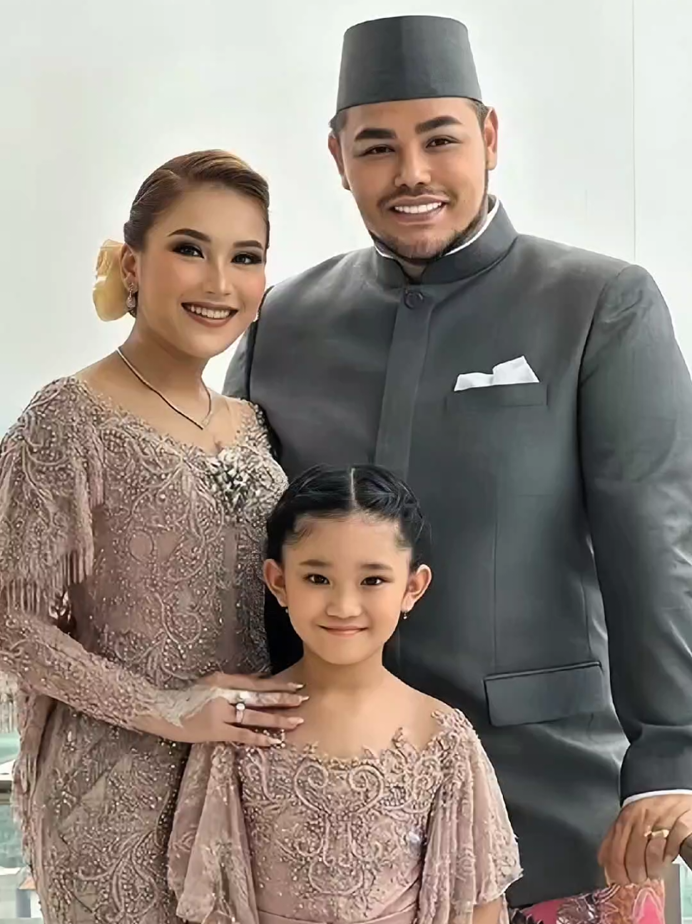 ayu dan ivan gunawan menikah #ayutingting #beritaviral #ivangunawan 