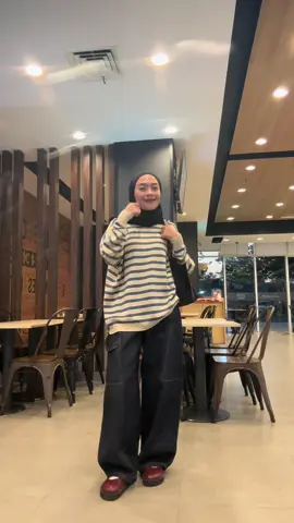 Nyamaaann bangett ini bajunyaa 😭🤧😍 #oversize #knitwear #atasanknit #bajuoversize 