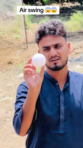 Air swing 😱😱#foryoupage❤️❤️standwithkashmir10k #foryou #tranding #ameerhamza58 #inswing @Hamxa Khan