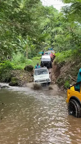 Weekend telah tiba .. Mari jalan2 melihat pemandangan di Lawu sisi barat yg tiada habisnya keindahannya,agendakan kuy #paralayangkemuning #jeepwisata #watupayung #wonderfulsegorogunung 