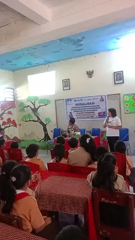 Pada Jumat tanggal 11 September 2025, pukul 09.30 Wita bertempat Aula sekolah SD Inpres 06/80 Wangurer Barat Kec. Madidir Kota Bitung, Kapolsek Maesa AKP FERRY F. PADAMA, SH melaksanakan kegiatan Binluh kepada anak2 sekolah. Hadir dalam kegiatan sebagai berikut : Kapolsek Maesa AKP FERRY F. PADAMA, SH Kepala Sekolah SD Inpres 06/80 Wangurer Barat Ibu ALWIN MAMENTU, SPd, Mpd. 3. Ibu wakil Kepala sekolah Ibu RIVA MANDAGI, SPd 4. Para Guru2 SDN Inpres 06 /80 Wangurer Barat. Siswa SD kelas 4 - 6 berjumlah kurang lebih 250 orang. Adapun Materi yang disampaikan oleh Kapolsek Maesa AKP FERRY F. PADAMA, SH  menyangkut Kenakalan Remaja seperti Kebiasaan Merokok, miras, pergaulan bebas, Pembullyan, Sajam, bolos sekolah, membawa motor, dll.