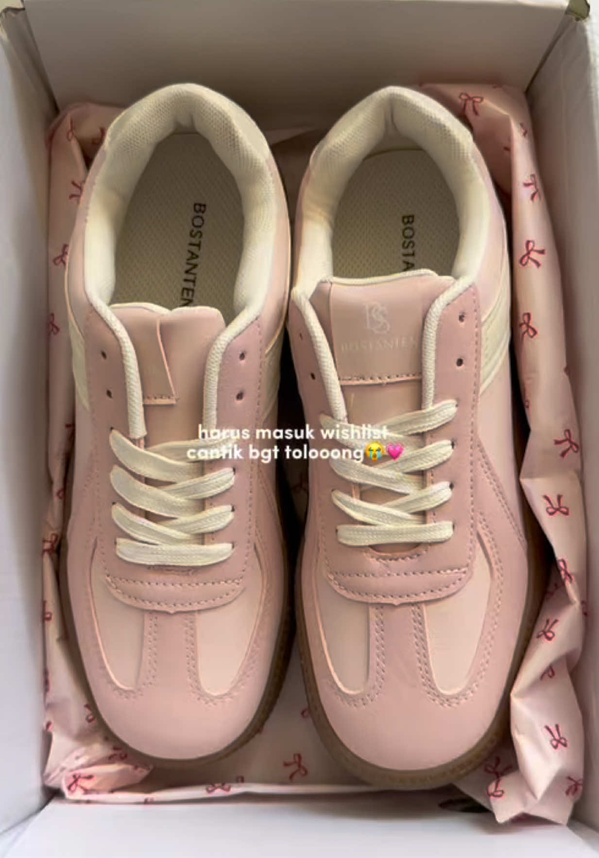 Sneakers pink wanita lucu dari @BOSTANTEN.SHOES #sepatuwanita #sepatupink #sepatumurah #sepatubostanten #rekomendasi 