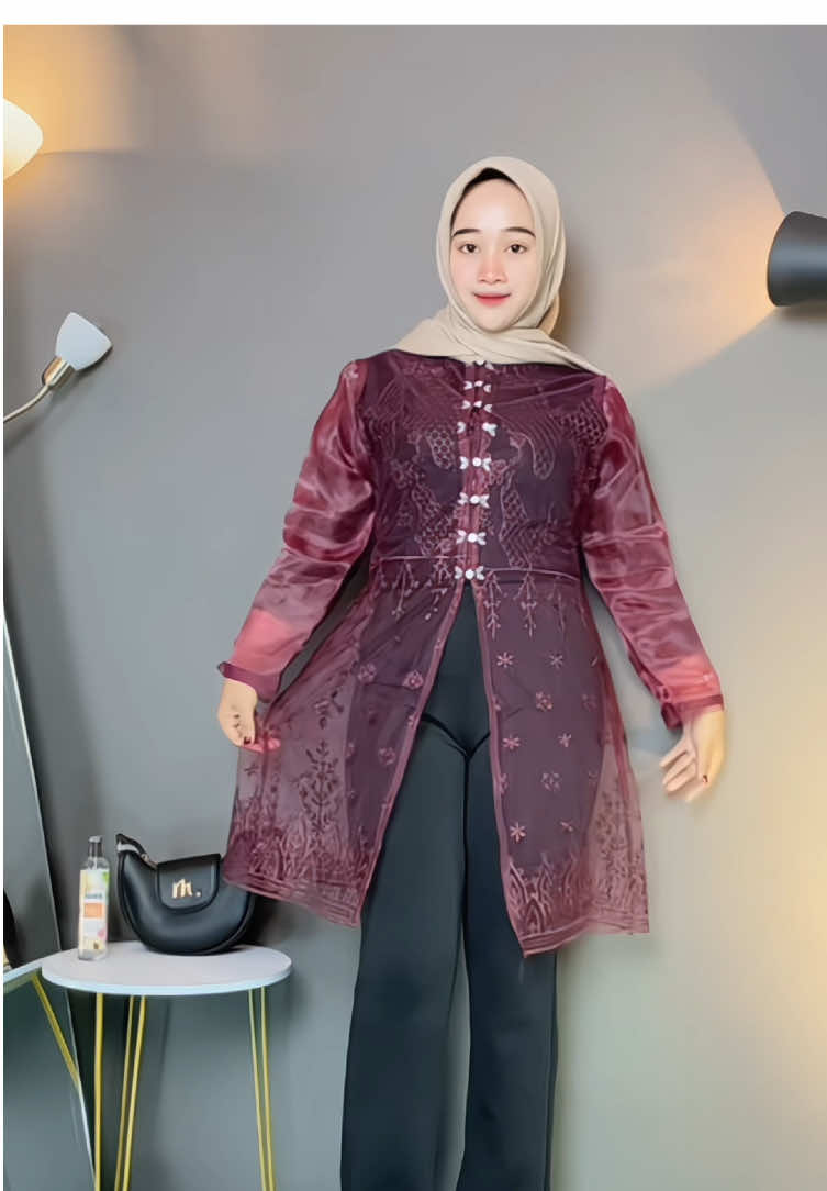 cakep bgt beb buat kondangan😍🫶🏻#rekomendasioutfit #tunikkekinian #tunik #fyp #fyppppppppppppppppppppppp 