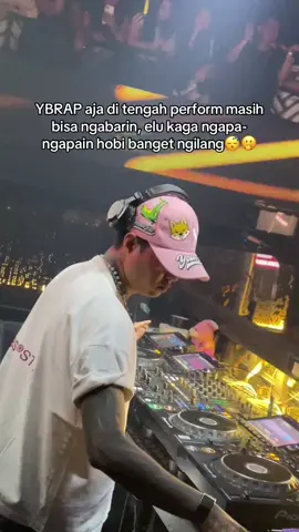 kira-kira YB lagi ngabarin siapa ya?? ada yang tauu?🤭✨