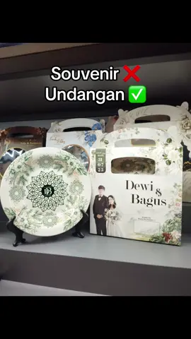 Spal spil yuh pernak pernik pernikahan kemarin drpd gabut 🤭🤭🤭 ordernya di @Isma Undangan & Souvenir Kudus  yg mau bkin undangan cari souvenir semua lengkap pastinya cakep pol ☺️☺️☺️ #souvenirpernikahan #undanganpernikahan #spalspil 