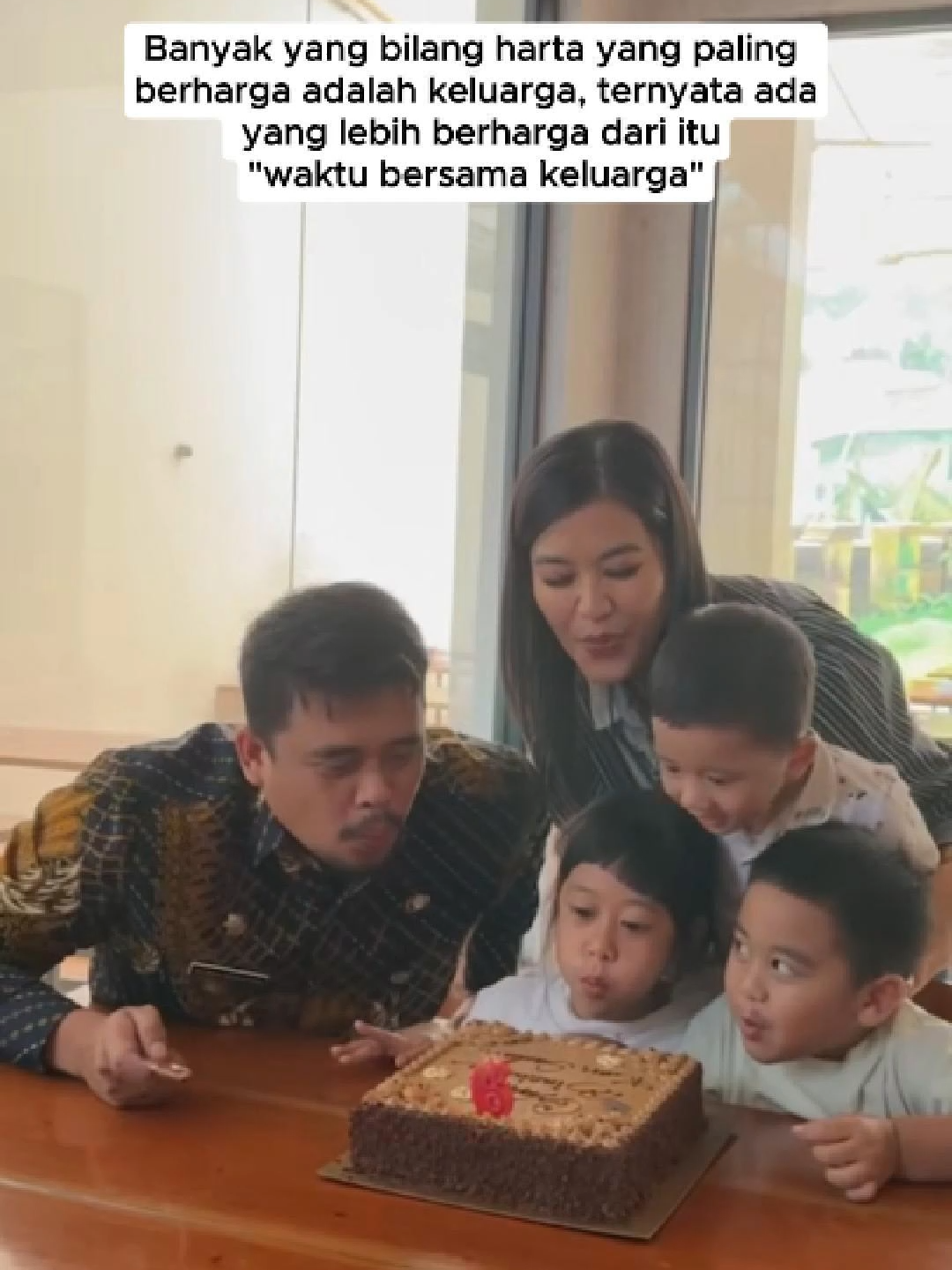 sesibuk apapun kita bekerja tetap luangkan waktu untuk keluarga 💕💕 #keluarga #keluargabahagia #keluargacemara #penyemangat #penyemangathidup #gemesin🥰 #gemoy #fypシ゚ #viral #bobbynasution