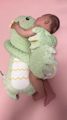 Product Link in Bio The Plush Hugging Pillow is designed to bring comfort and warmth to kids with its soft, huggable build. Perfect for bedtime, travel, or quiet moments, it provides a sense of security while being gentle on the skin. Cute, cuddly, and calming, it’s more than a pillow, it’s a cozy companion. Product: Kids Comforting Plush Hugging Pillow 1️⃣ No copyright intended. DM for inquiries or collaborations.
