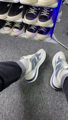 Rekomendasi sepatu cowok keren dari brand CANI #sepatucani #sepatu #sepatusneakers #sepatucowok #sneakerscowok 