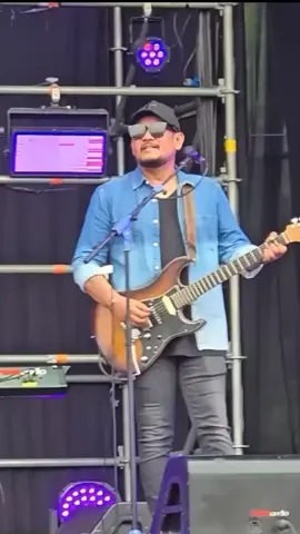 Setia band live at Pestapora 6 #setiaband #setiaku #charlyvanhoutten #pepeng #fyp 