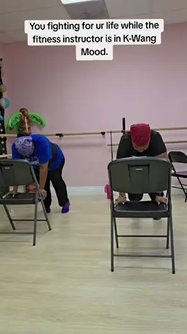 This is real life 🤣😂🤣🤣 my clients bout be ready report me. BUT WHO GON POP ME BOO. Im just out here celebrating ur wins. #groupfitness #coachakilah #plussizetrainer #bigenergy #bodywerk 
