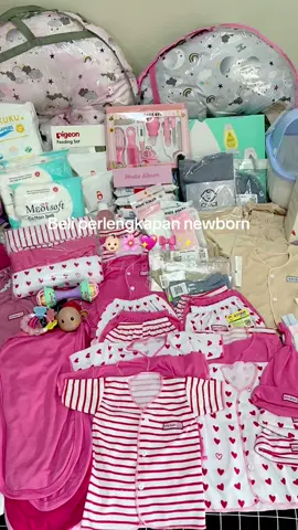 Membalas @Tobeli Aku beli cuman segini🤭😂 Untuk baju nb beli 6 set baju aja selebihnya aku ambil ukuran 3-6bln🥰 #masyaallahtabarakkallah #fyp #perlengkapanbayi #newborn #kegiataniburumahtangga 