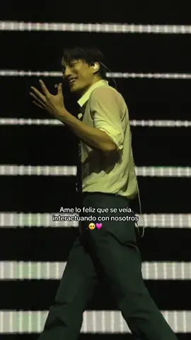 De mis presentaciones favoritas en el concierto, solo verlo tan sonriente y feliz fue hermoso 😭💗#Kai #exo #kaion #kaionmexico #wallsdonttalk