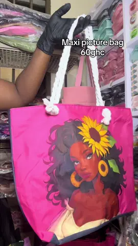 Maxi picture tote bag available for both wholesale and retail deal. The best tote bag you can ever find in the market, quality, spacious , yet affordable. Has a zip to close. #maxitotebag #everydaytote #fyp #goviral #trend 