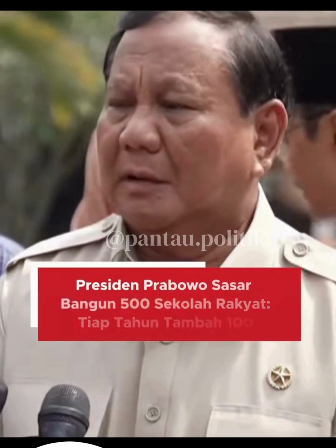 Dalam kunjungan itu, Presiden memberi apresiasi atas kemajuan pesat pembangunan Sekolah Rakyat yang diperuntukkan bagi anak-anak dari keluarga kurang mampu di berbagai daerah.Hingga kini, sudah ada 100 Sekolah Rakyat yang beroperasi aktif. Bahkan, jumlahnya ditargetkan naik menjadi 165 sekolah pada akhir September 2025 #SekolahRakyat #PresidenPrabowo #Guru #Murid #Beasiswa #Prestasi  #fouyourpage #fyp #beritaterkini #beritahariini  #tiktokviral  #fyp #fy #politiktok #rakyat #guru