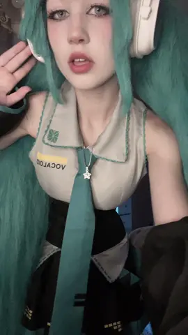 I used to LOVE this song in 8th grade // #miku #hatsunemiku #cosplay #fyp #foryoupage 
