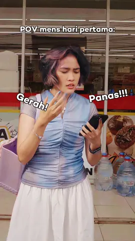 Mens emang suka bawa “cobaan beruntun” ya, Babes 😩 Ojol dicancel pas lagi panas-panasnya 🥵 Mau self-healing pake es krim… eh malah jatoh 😭 Hadeeeh... Tapi chill aja ✨ ada Softex Beary Cool 🐻‍❄❄ Bikin kami tetep Relaxing Cool, Fresh, & waras hingga 5 jam meski dunia lagi ngeselin! 🪻 🛒 Kamu bisa beli Softex Beary Cool di Alfamart terdekat! Lagi promo cuma Rp 14.900. Buruan cobain biar vibes kamu balik lagi!🤭 #SoftexBearyCool #RelaxingCool5Jam #BearsamaBeary #NaturalLavender 