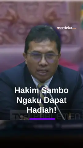 Komisi III DPR menggelar fit and proper test calon hakim agung & hakim ad hoc Mahkamah Agung (11/9). Hakim Tinggi Banjarmasin, Alimin Ribut Sujono, dicecar anggota DPR soal pidana mati hingga hadiah yang pernah diterima selama bertugas. Alimin dikenal publik karena menjadi salah satu majelis hakim yang menjatuhkan vonis mati kepada Ferdy Sambo. #Merdekadotcom #KomisiIII #CalonHakimAgung #Alimin #KasusSambo #intrnyo