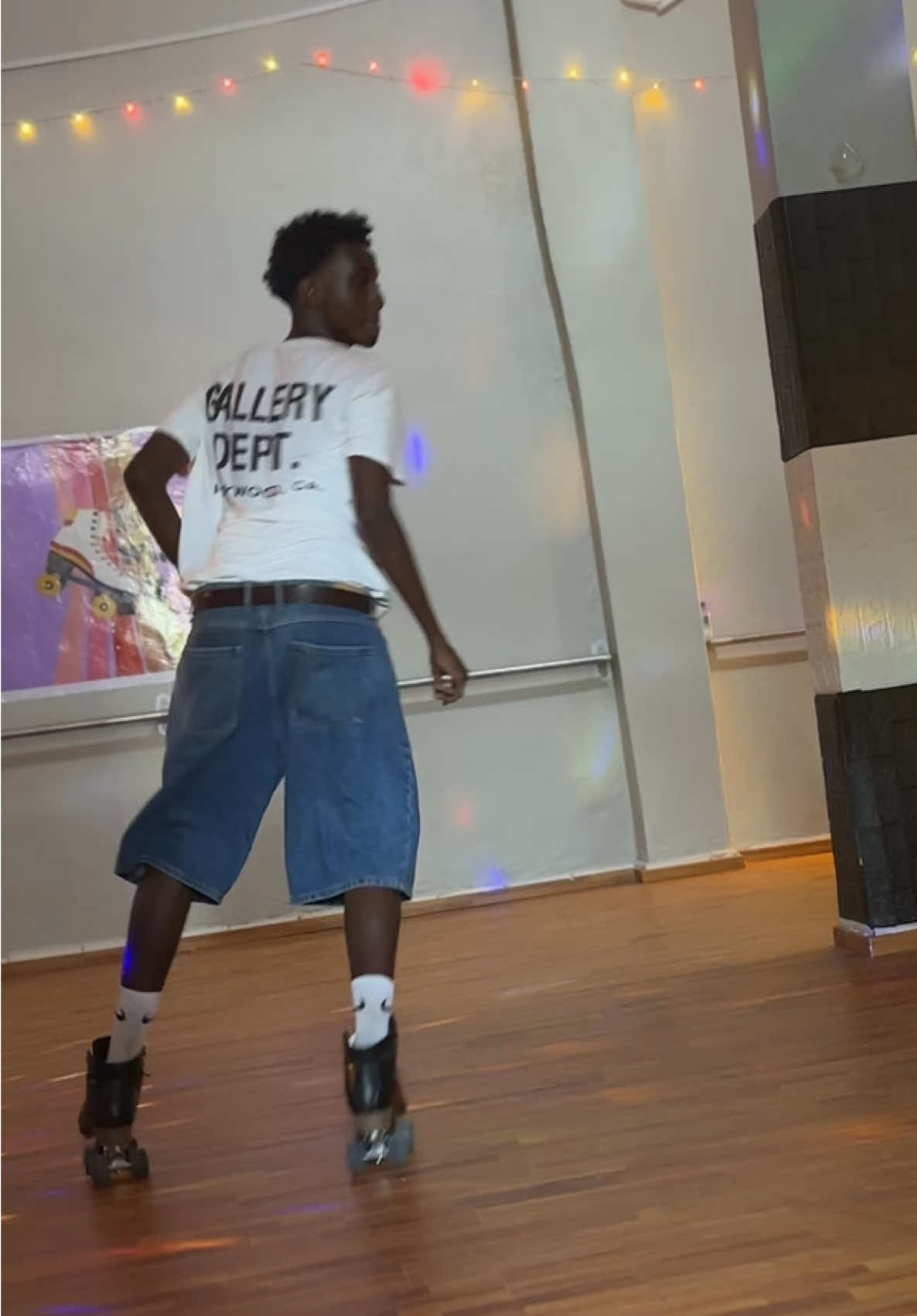 Skating in Somalia 😂💔🛼🛼@💧SHAKRA🇸🇴 @🍃C͜͡4͜͡4͜͡ M!R͜͡🫧🍀 @SKATESOM 