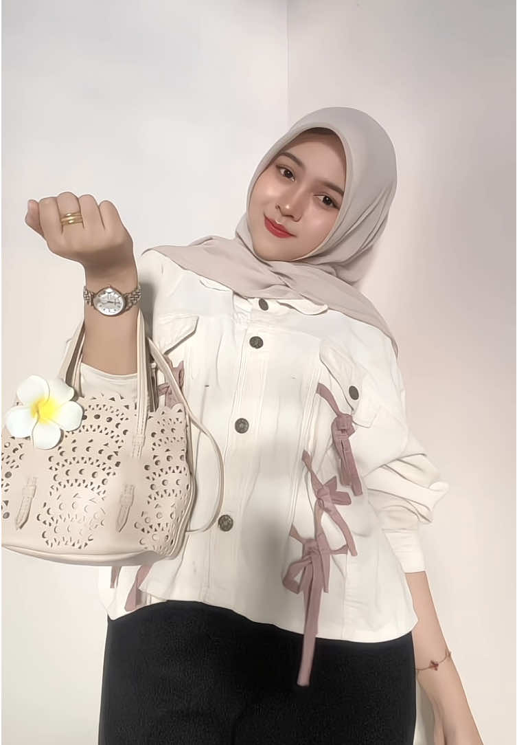 #handbag #slingbag #taspantai #tasselempang 