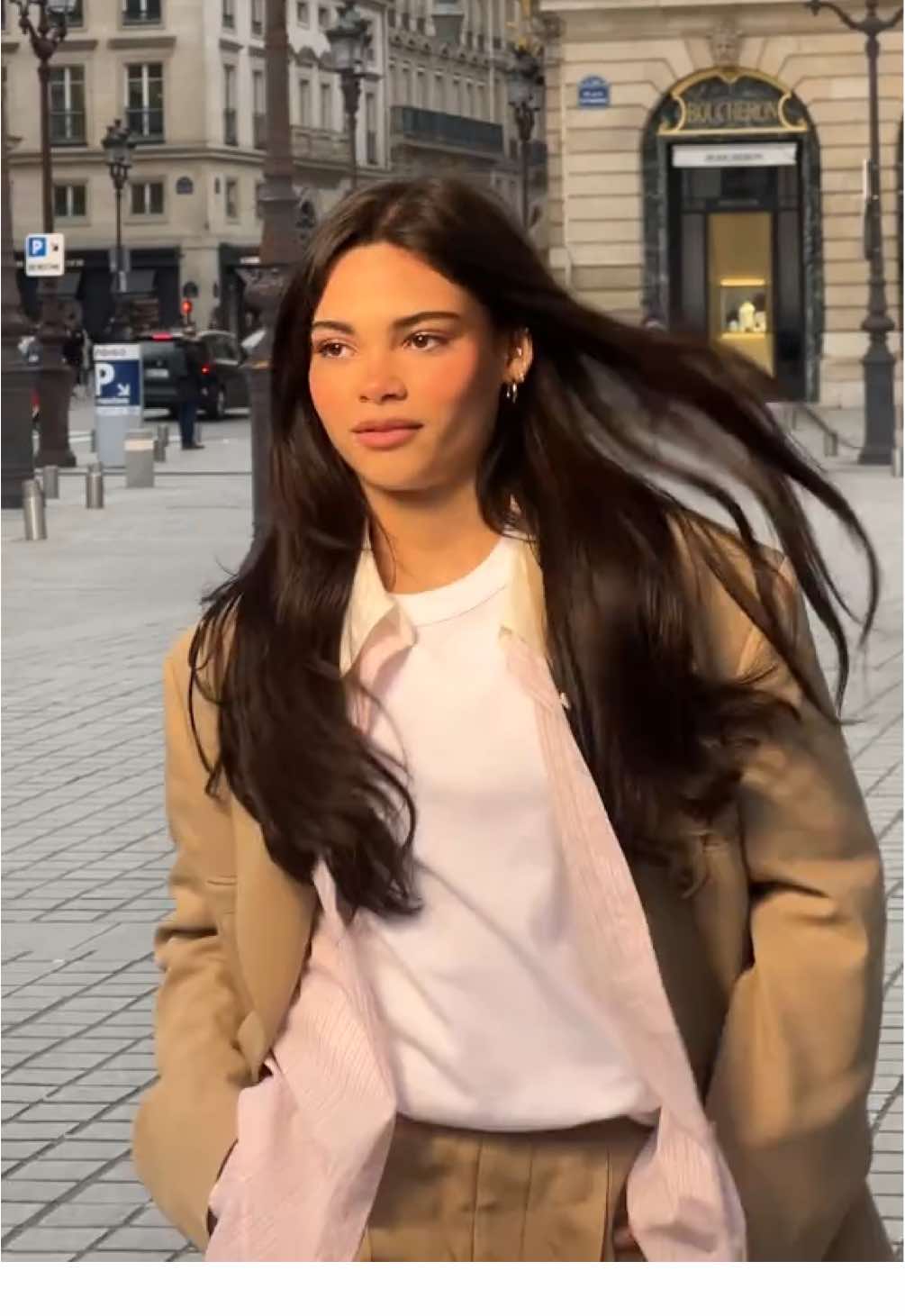 Glossy, smoother hair with ElviveGlycolic + Gloss, featuring #arianagreenblatt. #LorealParis #lorealparishaircare #glycolicgloss #glossyhair