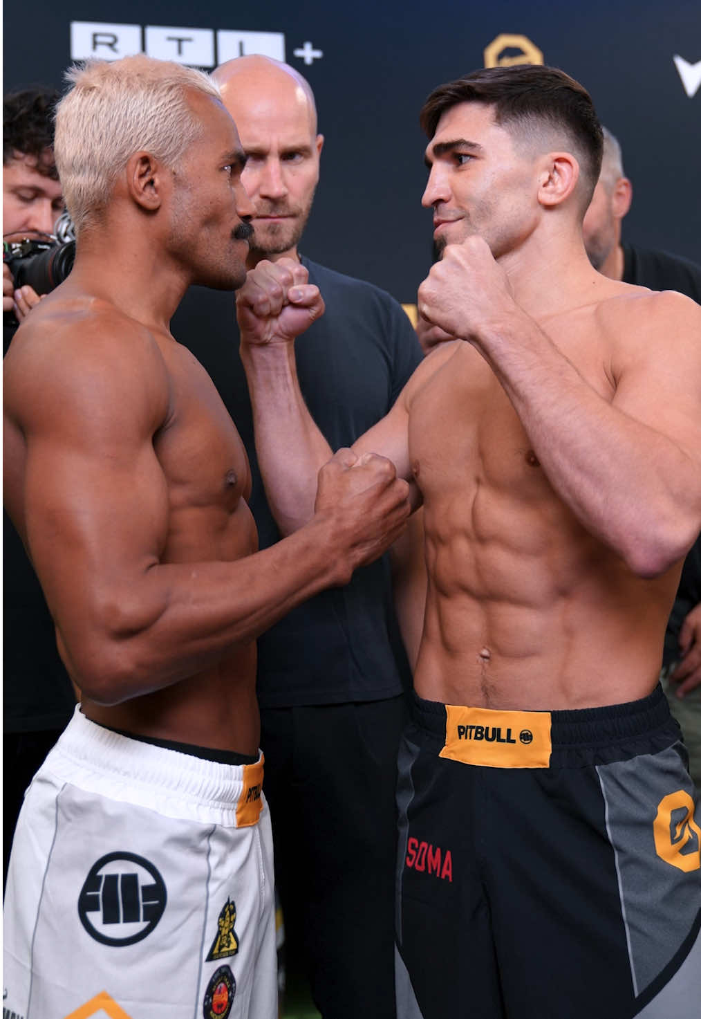 Mago Machaev und Wanderley noch mit Respekt beim Face Off – aber morgen Abend zählt nur der Sieg! 🔥 Wer macht das Rennen? 👊 #OKTAGON #MMA #deutschland🇩🇪 #fürdich #fürdich 