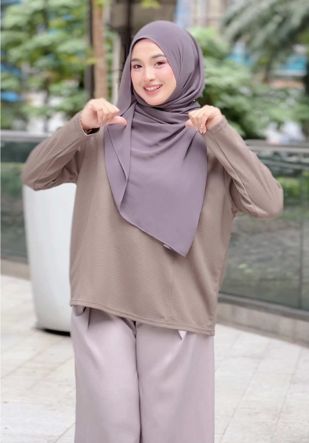 Blouse yang Tyra pakai ni new design tau 😘 #pandaeyesteam #racuntiktok #foryoupage #fyppppppppppppppppppppppp #pandaeyes 