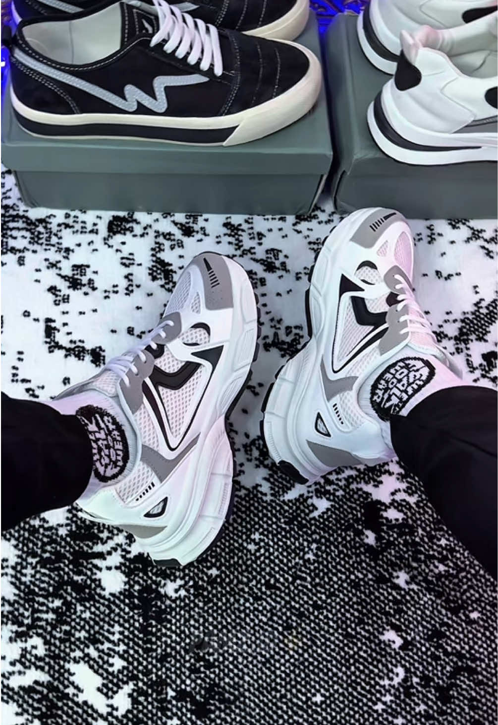 Sepatu keren buat joging😎 #sepatusneakers #sepatumurah #sepatuviral 