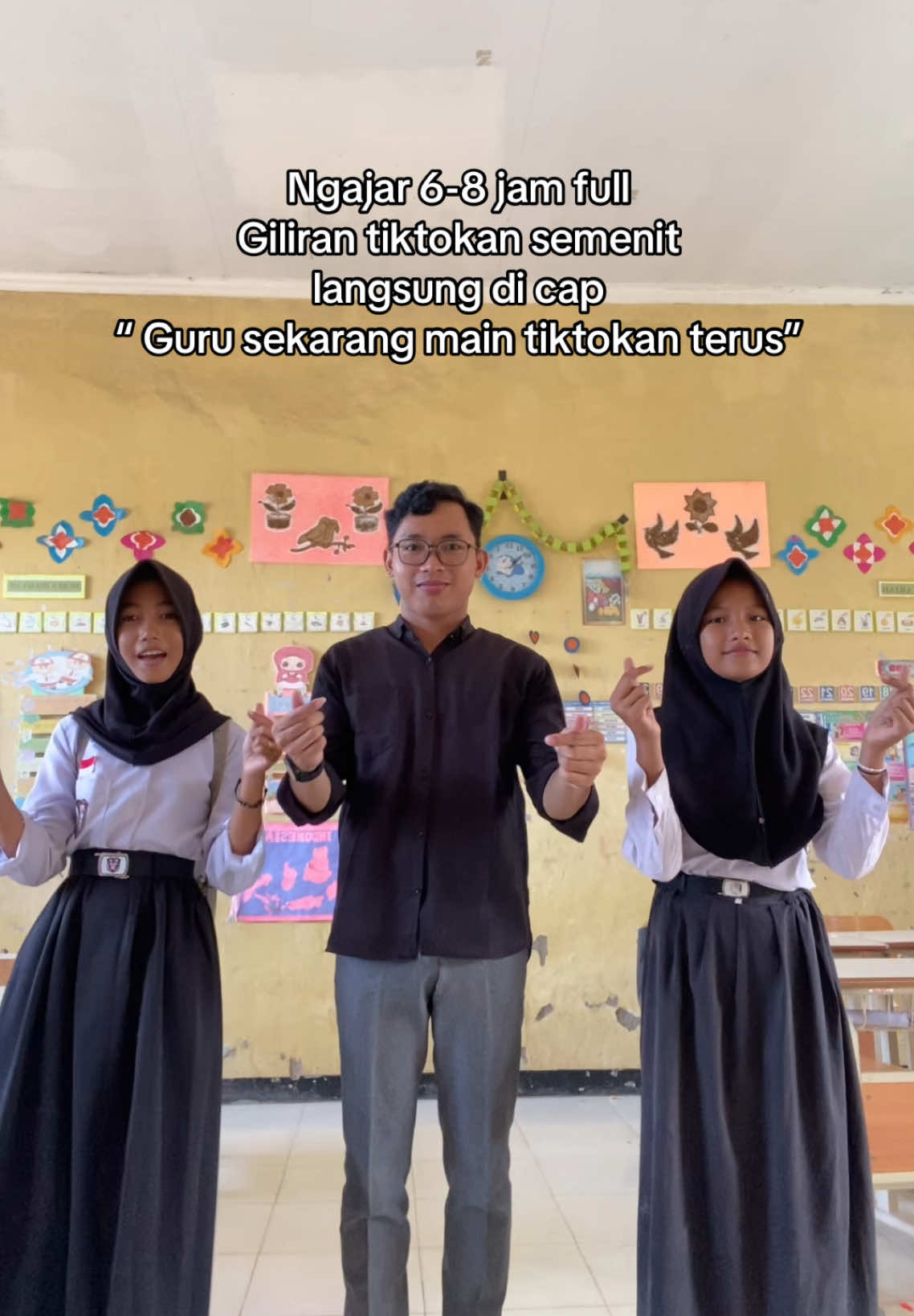 Padahal yang ngajak juga mereka😅 #trends #gurumuda #gurutiktok #gurusd #fypシ゚ 