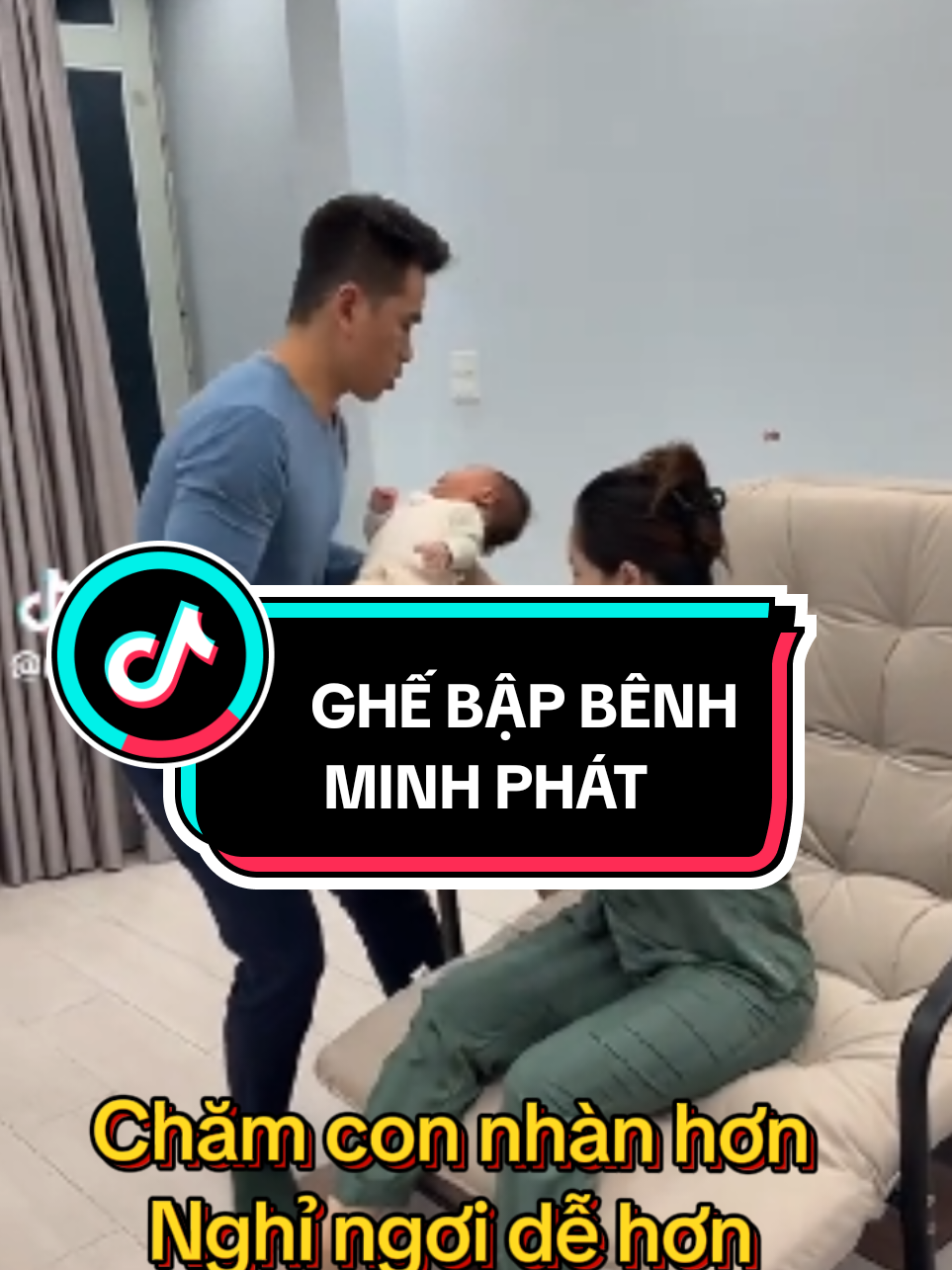 món quà chồng tặng sau khi tháng đôi lần đi viện cùng con. khi con 15 ngày tuổi đã nhập viên do viêm phổi.  Con không chịu nằm phần lớn lmphair ngồi cho con tựa vào khoa sơ sinh một mình mẹ không người đỡ đần . cảm giác đã yếu lại thêm mất ngủ#mẹbimsua #ghếbapbenh 