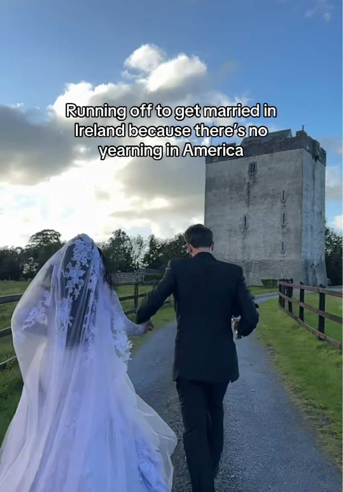 👋🏻Just us and a castle. 🏰 Far, far away from the mess that is home. @theebrajmahal  #irelandwedding #irelandcastle #bringbackyearning #weddingday #elopement 