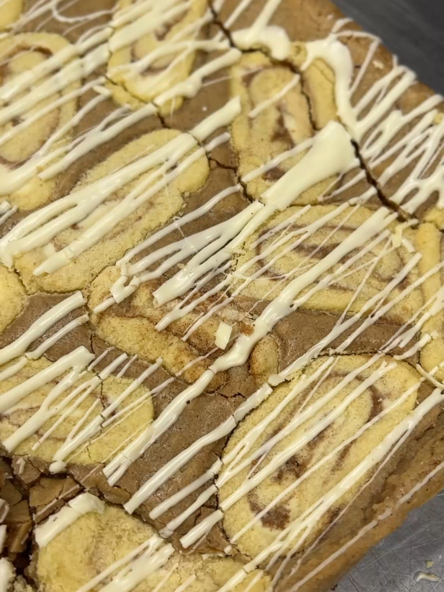 Look how cute! Cinnamon swirl shortbreads on top of a cinnamon blondie, all finished with a drizzle of white chocolate. Available now on TikTok Shop in our Build Your Own box listing, get it while it lasts! #ridiculouslyrichbyalana #SmallBusinessUK #SupportSmallBusiness #TikTokMadeMeBuyIt #TreatYourself #BakedGoods #BakersOfTikTok #TikTokShopUK #SmallBusiness #CakeLovers #FreshBakes #DealDrops #behindthescene #buildyourown #sweettreat #tiktokmademebuyit #BakeryTok #brownie #cake #baker
