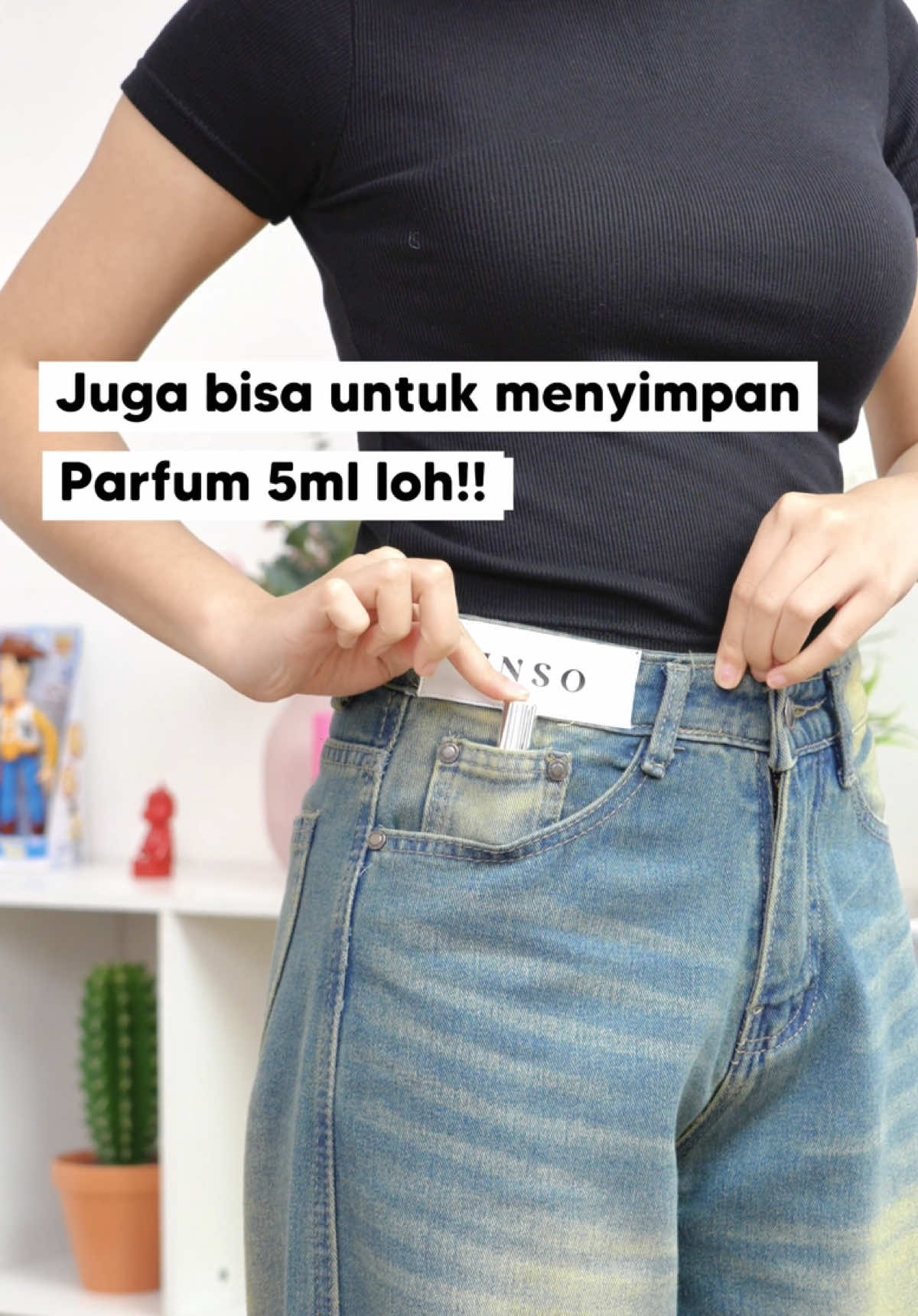 Kantong ajaib kali ini bisa simpan parfume kamu juga loh😱 Kamu biasa simpan parfume dimana? #JINISO #jinisoemangkeren #autokeren #highwaistloose #loosejeans 
