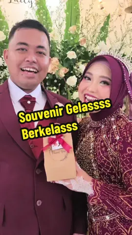 Mug Keramik tapi desainnya doodle? Why Lebih gemas dan mudaaa. Untuk pemesanan atau undangan pernikahan bisa langsung menghubungi admin Lucklig ya!  HATI HATI PENIPUAN!  Transfer hanya rekening a.n Maryati #souvenir #souvenirpernikahan #mug #souvenirgelas