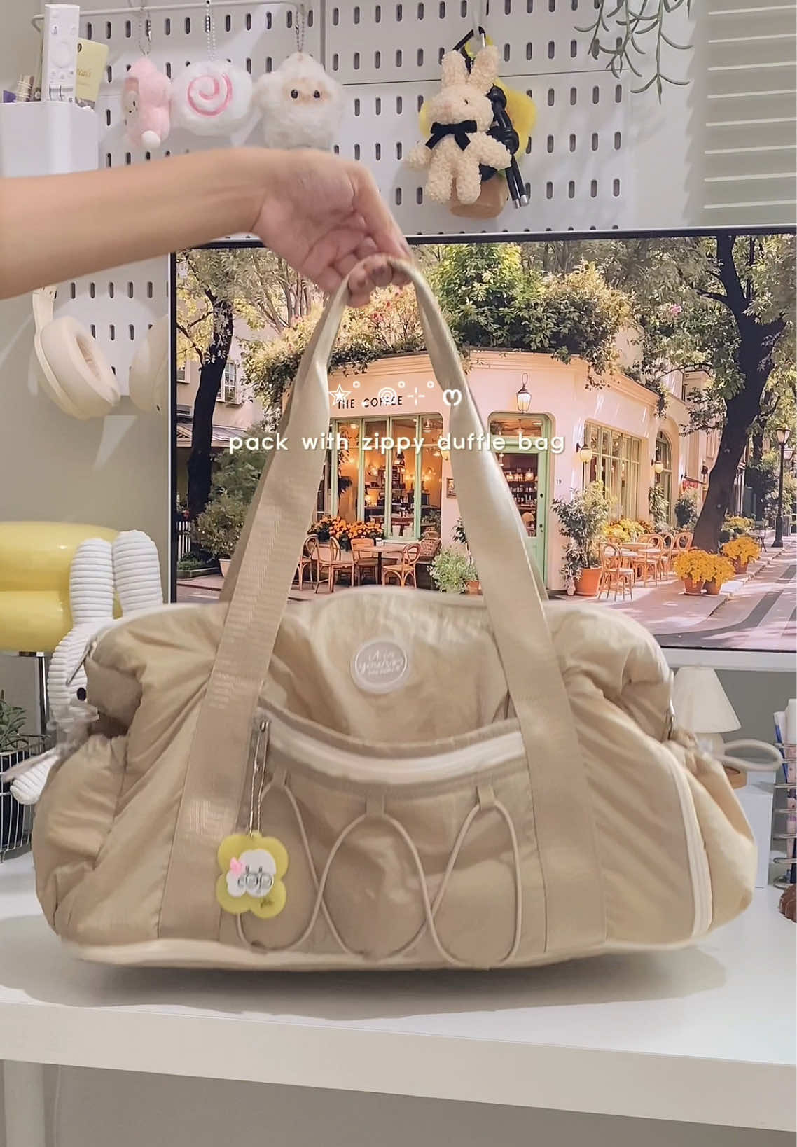 let’s pack with zippy duffle bag from @Itisyourss 👀🫶🏻  #dufflebag #tastravelling #travelbag #itisyourss #tastravel 