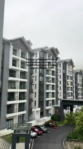 Raissa Residence HOMESTAY CAMERON HIGHLAND 🍓🍓🍓🍓🍓🍓 📞 DIRECT OWNER 📞  www.wasap.my/601121243007/Raissahomestay www.wasap.my/601121243007/Raissahomestay   Palas Horizon Apartment 🍓 Private Apartment 🍓 Located in Brinchang 🍓 Balcony 🍓 Lift (Access Card) 🍓 Security Guard 🍓 1 Reserved Parking Lot 🏡 3 Bedrooms + 2 Bathrooms (1 Bathroom in the Master Bedroom) 🏡 TV & Astro (Njoi) 🏡 Cooking Equipment 🏡 Electric Cooker 🏡 Kettle 🏡 Rice Cooker 🏡 Refrigerator 🏡 Water Heater in Bathrooms 🏡 Iron & Ironing Board 🏡 Coffee Table on the Balcony 🏡 Extra 4 Pillows Provided 🏡 Maximum Capacity: 10 People (Including Children) Nearby Amenities (Walking Distance): 🚶🏻‍♂ Grocery Store 🚶🏻‍♂ Restaurants 🚶🏼‍♀ Steamboat Cheese & Grill Shop 🚶🏻‍♂ Souvenir Shop 🚶🏼‍♀ Fresh Market 🚶🏻‍♂ Shops Selling Strawberries, Corn, Sweet Potatoes, Strawberry Tea, etc. 🗒 Check-in: 3:00 PM 🗒 Check-out: 12:00 PM 💰 Offering Affordable Prices! 🤗 #AffordableHomestayCameron — in Cameron Highland #fyppppppppppppppppppppppp #fypシ゚viral #AffordableHomestayCameron #cameronhighland 