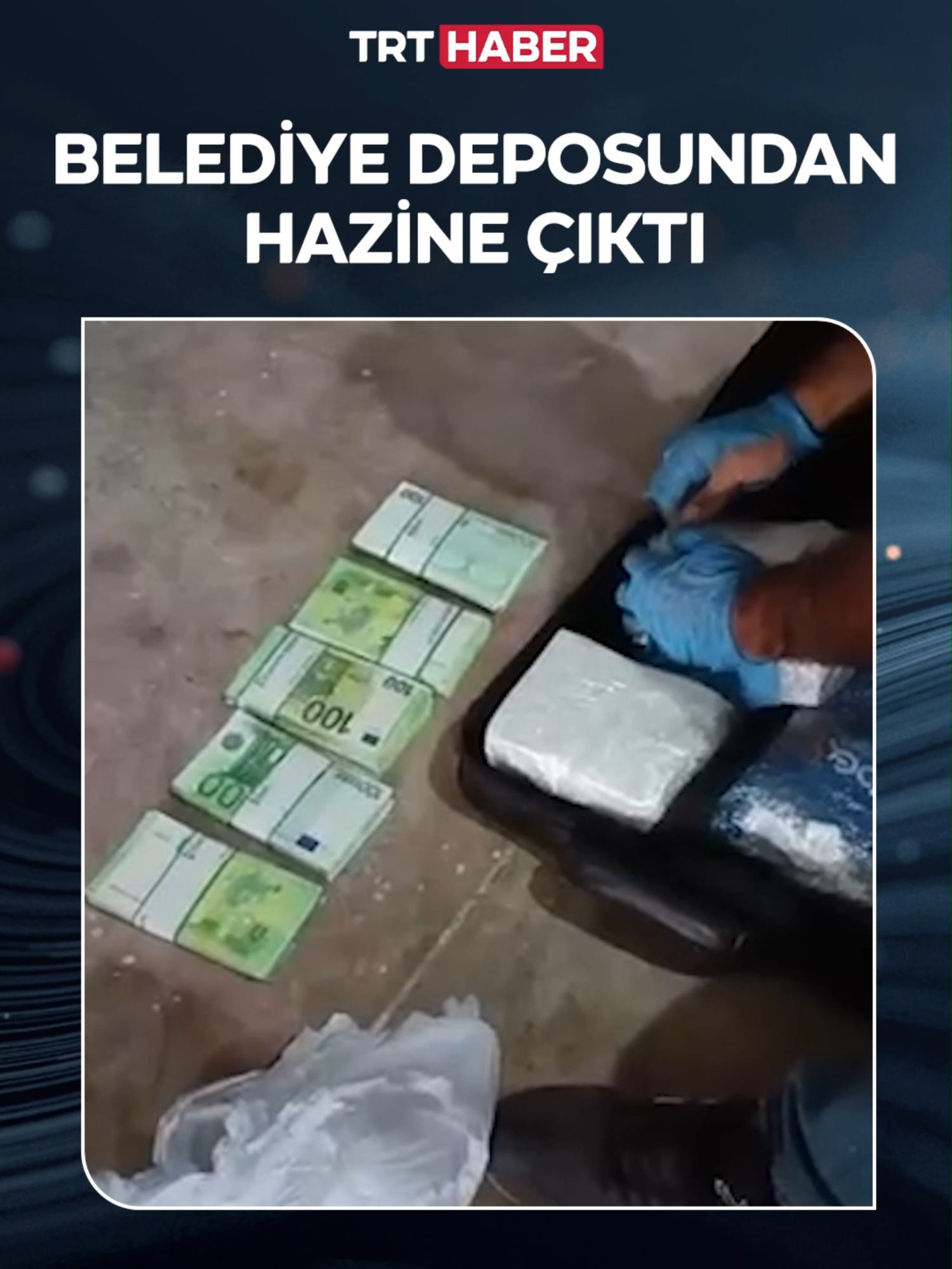 CHP'li Manavgat Belediyesi'ndeki yolsuzluk soruşturması kapsamında yapılan aramalarda belediyenin zirai deposundan 3 kilo külçe altın, 500 bin euro ve 153 bin 160 dolar çıktı. Manavgat Belediyesi Belediye Başkanı Niyazi Nefi Kara’nın yeğeni rüşvet alındığını itiraf etti.