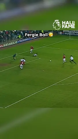 Sit back and admire this free-flowing @Manchester United move, finished off by Teddy Sheringham 😮‍💨  #PremierLeague 