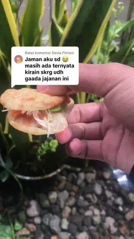 Membalas @Devia Fitriani di tempat saya malah masih ada dengan penjual burger Mini yang masih sama #fyp #wisatakulinertasik #burgermini #panyarangmangkubumi #tasikmalaya #jajanantiktok #jajananviral #burger 