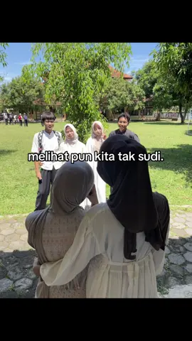 apaan bgt yo @CH @cia #fyppppppp #4girls #bissmillahfyp #4u 