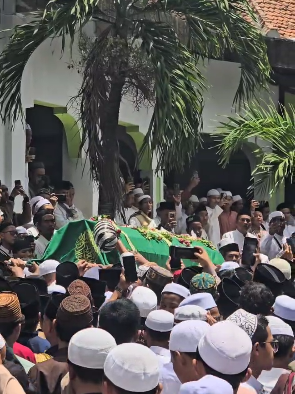 AL-Habib Sholeh bin Ali Bin Hasan Al Atthas Alfatihah 🤲  #maulidnabi #tegal #pangkah #ribathnurulhidayah 