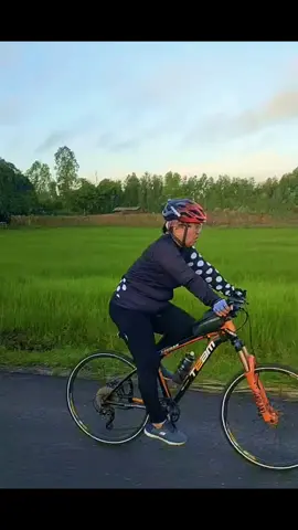 ปั่นวันศุกร์#ชมรมจักรยานทุ่งกุลา101 #ปั่นออกกําลังกาย #