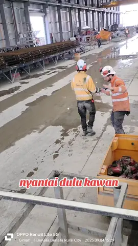 persiapan hari libur tahunan  _ Gus Giman _